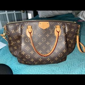 Louis Vuitton purse